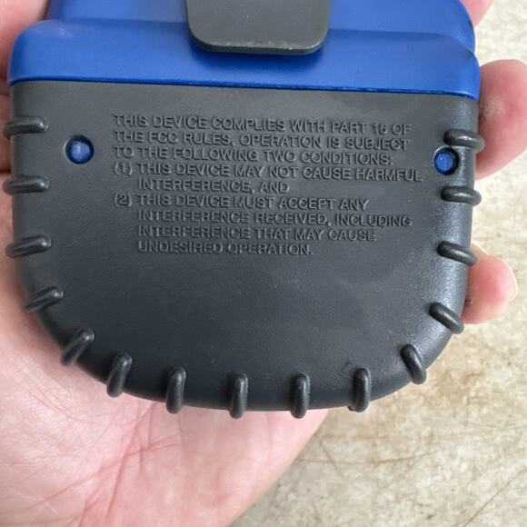 Durabrand AM/FM Sports Radio Battery Powered Model: PR-35M - Picture 9 of 9